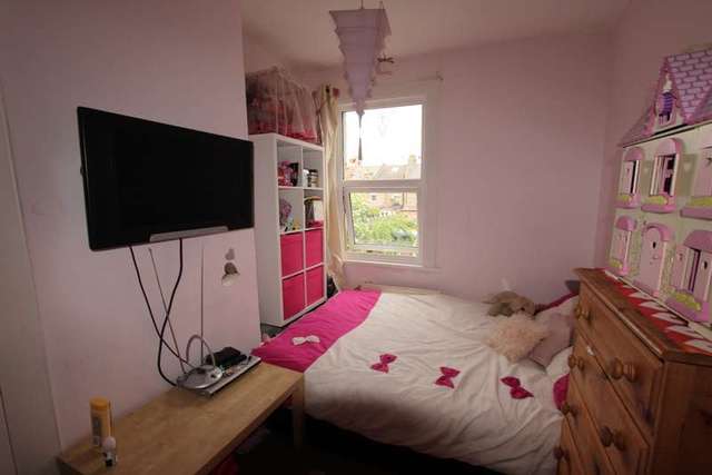  Image of 3 bedroom Terraced house to rent in Grasmere Road Woodside Croydon SE25 at Grasmere Road  London, SE25 4RF