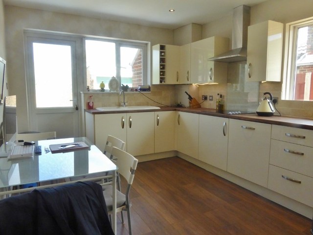  Image of 3 bedroom Bungalow for sale in Green Road Stubbington Fareham PO14 at Green Road  Fareham, PO14 2HB