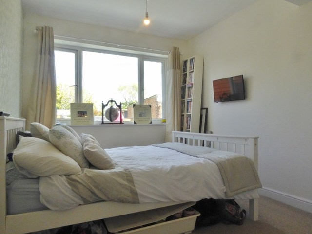  Image of 3 bedroom Bungalow for sale in Green Road Stubbington Fareham PO14 at Green Road  Fareham, PO14 2HB