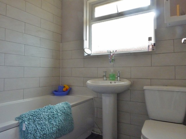  Image of 3 bedroom Bungalow for sale in Green Road Stubbington Fareham PO14 at Green Road  Fareham, PO14 2HB