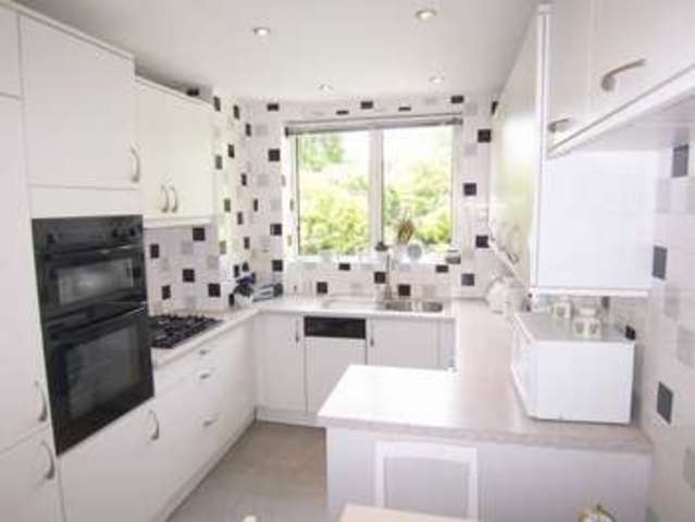  Image of 3 bedroom Detached house for sale in Greenway London N20 at Greenway  London, N20 8ED