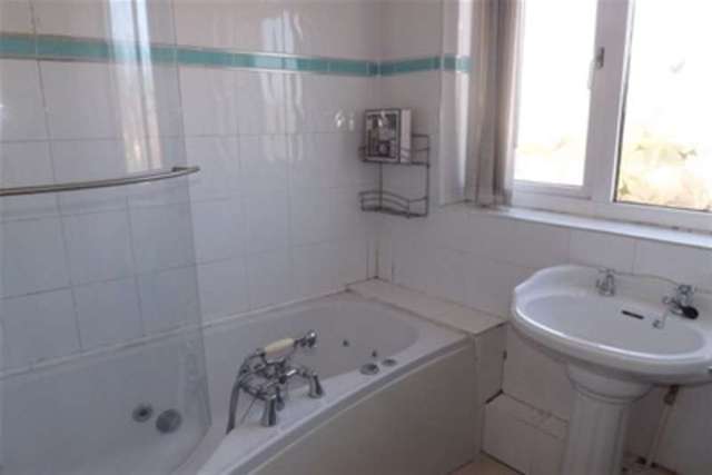  Image of 3 bedroom Detached house to rent in Gresham Road Hall Green Birmingham B28 at Birmingham, B28 0HX