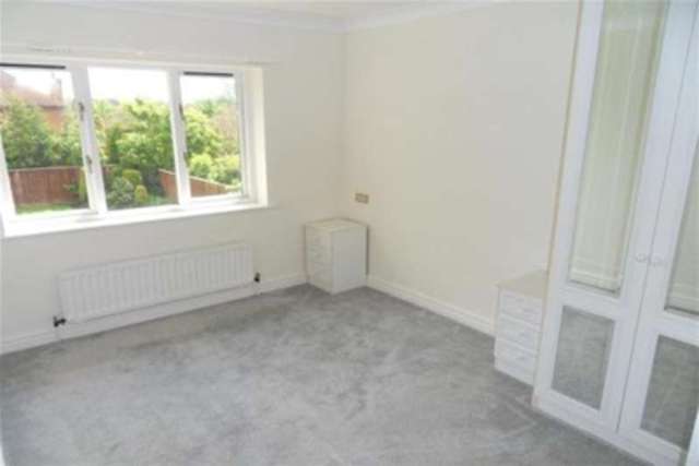  Image of 4 bedroom Detached house to rent in Greystoke Park Gosforth Newcastle upon Tyne NE3 at Newcastle upon Tyne, NE3 2DZ