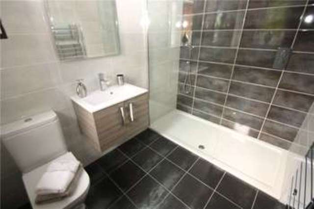  Image of 5 bedroom Detached house for sale in Guildford Road West End Woking GU24 at West End Woking West End, GU24 9LT