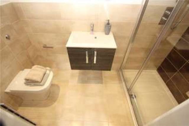  Image of 5 bedroom Detached house for sale in Guildford Road West End Woking GU24 at West End Woking West End, GU24 9LT