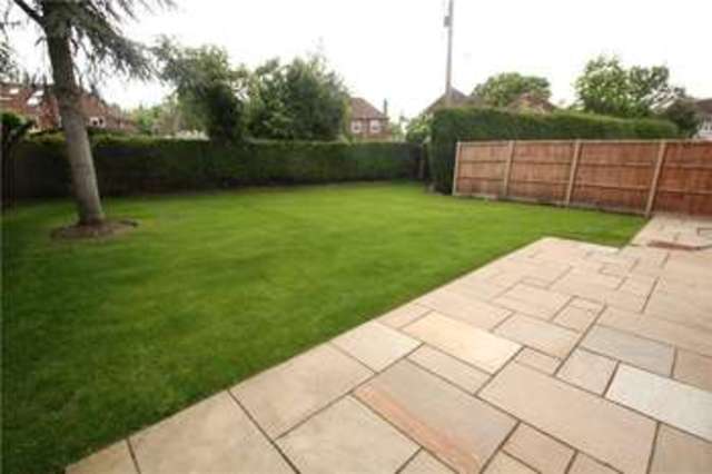  Image of 5 bedroom Detached house for sale in Guildford Road West End Woking GU24 at West End Woking West End, GU24 9LT