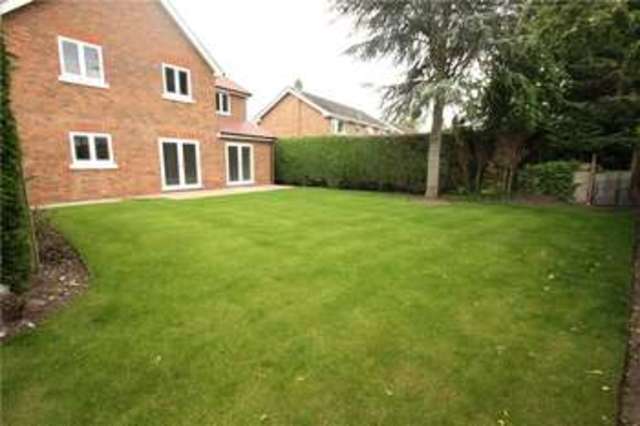  Image of 5 bedroom Detached house for sale in Guildford Road West End Woking GU24 at West End Woking West End, GU24 9LT