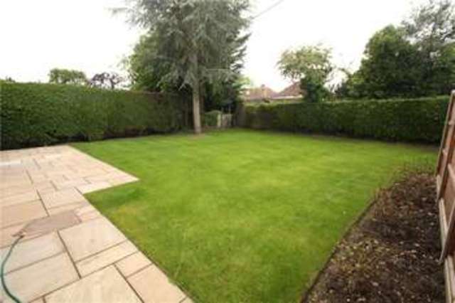  Image of 5 bedroom Detached house for sale in Guildford Road West End Woking GU24 at West End Woking West End, GU24 9LT