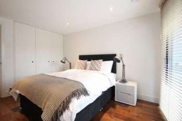 Image of 2 bedroom Property to rent in Hall Street London EC1V at London  London, EC1V 7PR