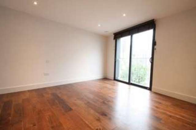  Image of 3 bedroom Property to rent in Hall Street London EC1V at London  London, EC1V 7PR