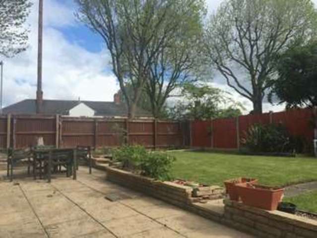  Image of 4 bedroom Semi-Detached house to rent in Hallam Crescent Wolverhampton WV10 at Hallam Crescent  Wolverhampton, WV10 9YA
