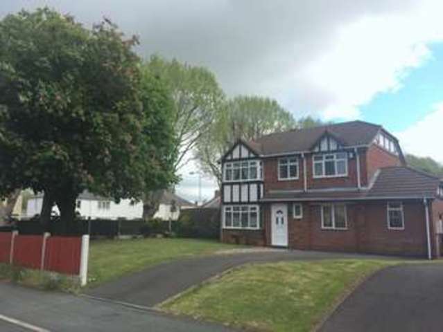  Image of 4 bedroom Semi-Detached house to rent in Hallam Crescent Wolverhampton WV10 at Hallam Crescent  Wolverhampton, WV10 9YA