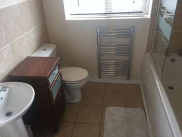  Image of 4 bedroom Semi-Detached house to rent in Hallam Crescent Wolverhampton WV10 at Hallam Crescent  Wolverhampton, WV10 9YA