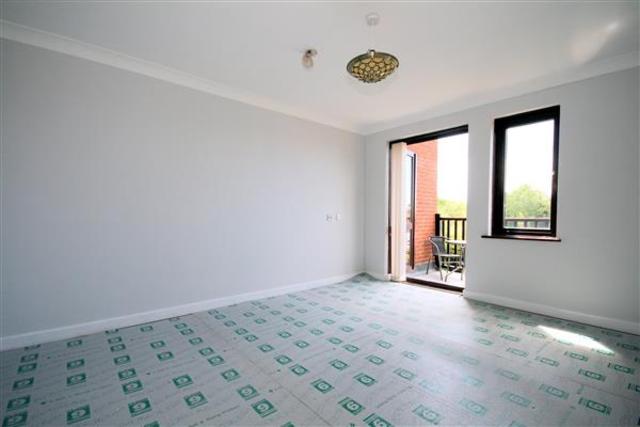  Image of 1 bedroom Retirement Property for sale in Hamble Lane Hamble Southampton SO31 at Hamble-le-Rice, SO31 4QE