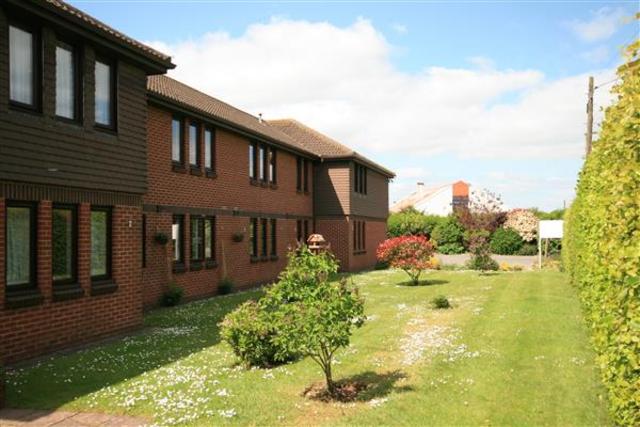  Image of 1 bedroom Retirement Property for sale in Hamble Lane Hamble Southampton SO31 at Hamble-le-Rice, SO31 4QE