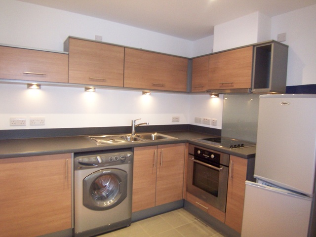  Image of 1 bedroom Apartment to rent in Cross Street Portsmouth PO1 at Cross Street  Portsmouth, PO1 3GG
