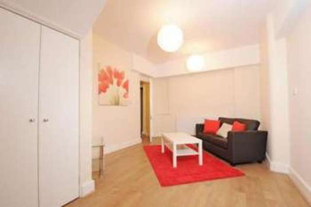  Image of 1 bedroom Flat to rent in Hamilton Terrace London NW8 at Hamilton Terrace St Johns Wood London, NW8 9UJ