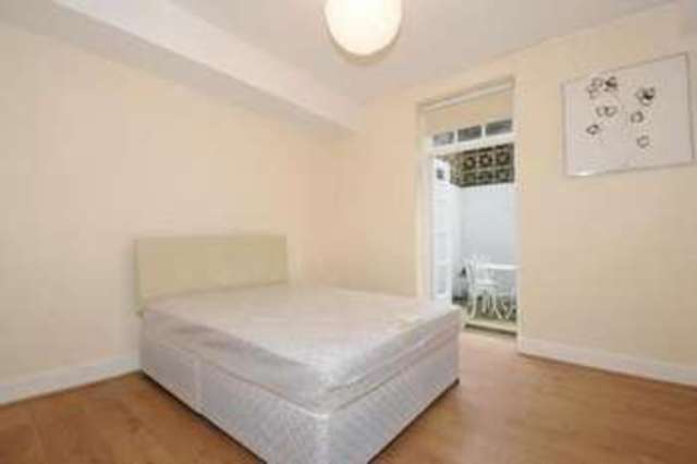  Image of 1 bedroom Flat to rent in Hamilton Terrace London NW8 at Hamilton Terrace St Johns Wood London, NW8 9UJ