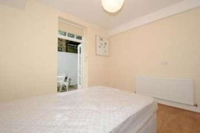  Image of 1 bedroom Flat to rent in Hamilton Terrace London NW8 at Hamilton Terrace St Johns Wood London, NW8 9UJ