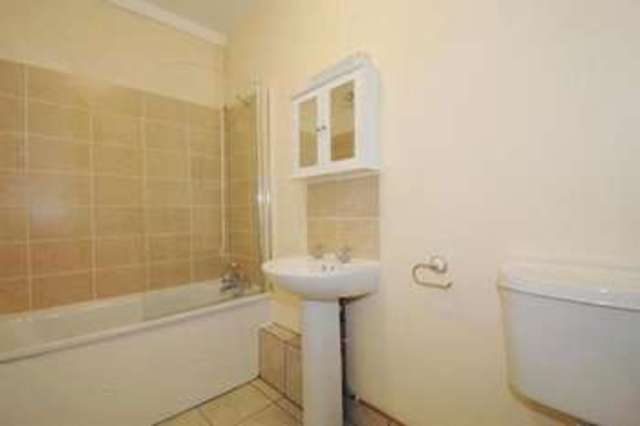  Image of 1 bedroom Flat to rent in Hamilton Terrace London NW8 at Hamilton Terrace St Johns Wood London, NW8 9UJ