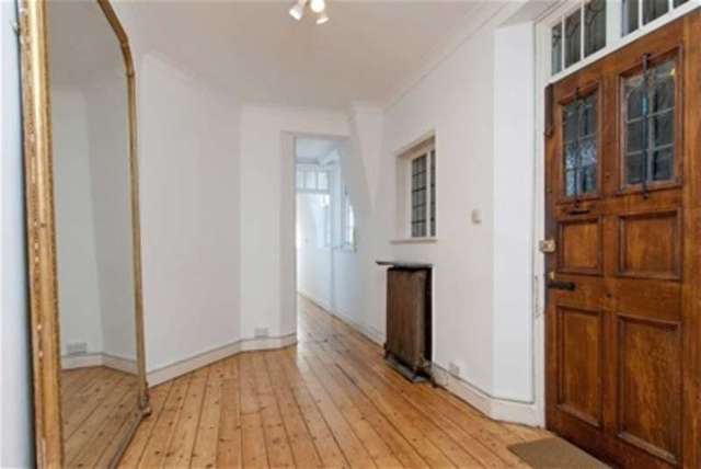  Image of 4 bedroom Flat to rent in St. Johns Wood High Street London NW8 at London, NW8 7DX