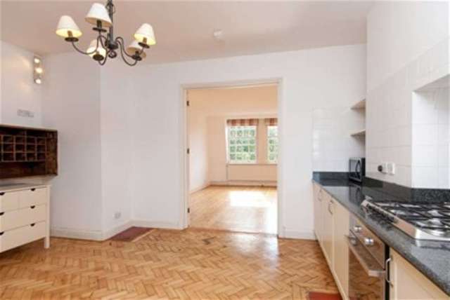  Image of 4 bedroom Flat to rent in St. Johns Wood High Street London NW8 at London, NW8 7DX