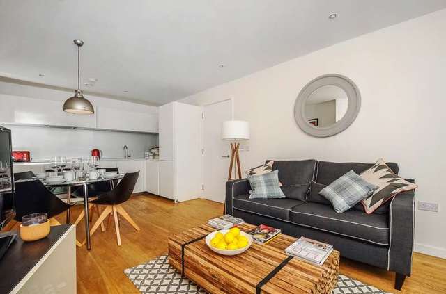 Image of 2 bedroom Penthouse for sale in Hardwicks Square London SW18 at Wandsworth, SW18 4AG