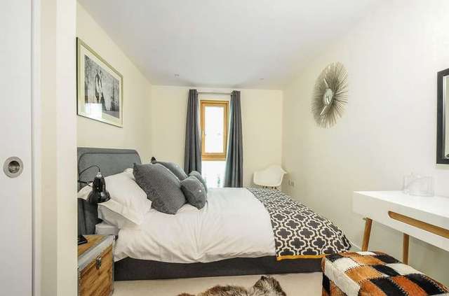  Image of 1 bedroom Flat for sale in Hardwicks Square London SW18 at Wandsworth, SW18 4AG