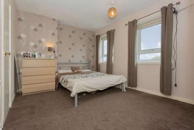  Image of 3 bedroom End of Terrace for sale in Hareshaw Drive Kilmarnock KA3 at Kilmarnock, KA3 2EY