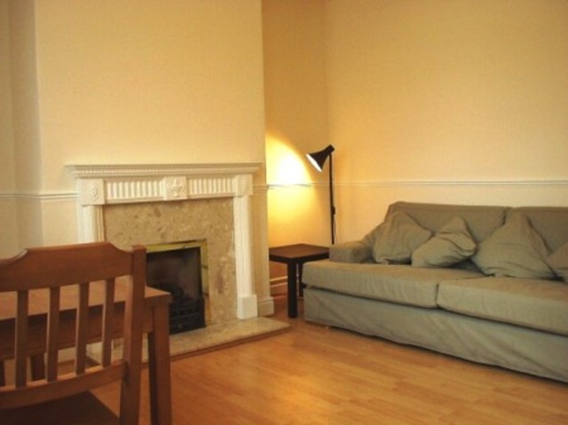  Image of 2 bedroom Terraced house to rent in Harlech Mount Beeston Leeds LS11 at Harlech Mount Beeston Leeds, LS11 7DW