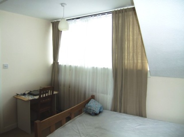  Image of 2 bedroom Terraced house to rent in Harlech Mount Beeston Leeds LS11 at Harlech Mount Beeston Leeds, LS11 7DW