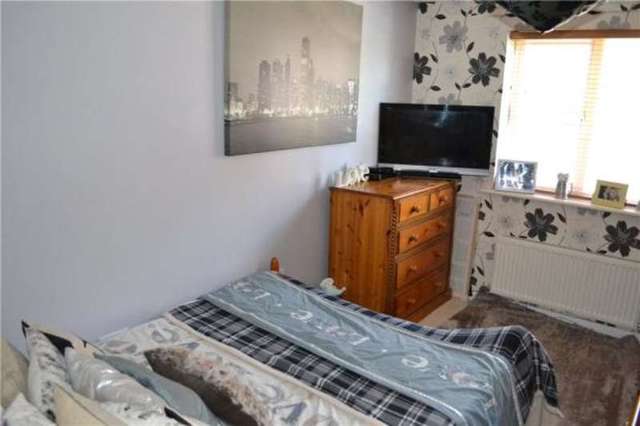  Image of 2 bedroom Flat for sale in The Avenue Coventry CV3 at 11 The Avenue Coventry Binley, CV3 4BF