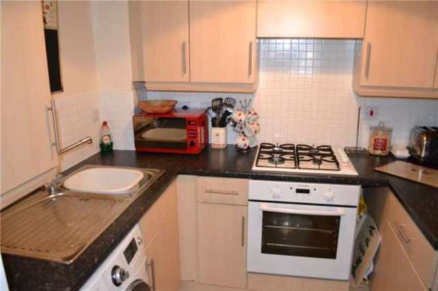  Image of 2 bedroom Flat for sale in The Avenue Coventry CV3 at 11 The Avenue Coventry Binley, CV3 4BF