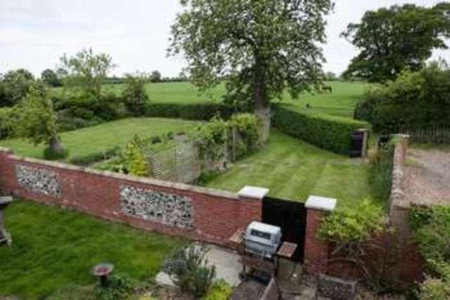  Image of 6 bedroom Detached house for sale in Harleston Road Rushall Diss IP21 at Harleston Road Rushall Diss, IP21 4RT