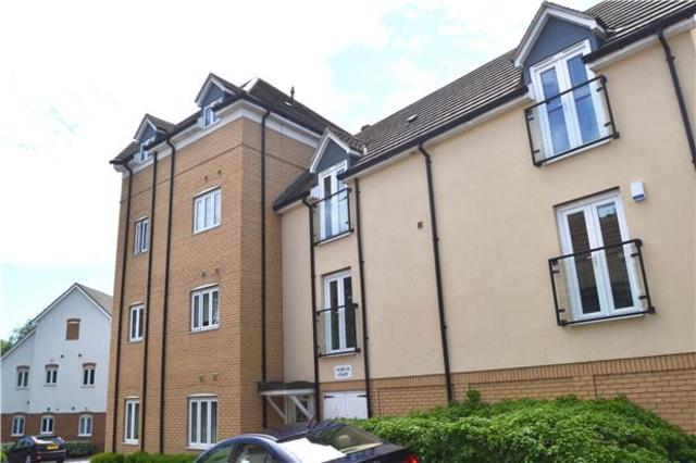  Image of 2 bedroom Flat to rent in Court Avenue Romford RM3 at ROMFORD, RM3 9GH