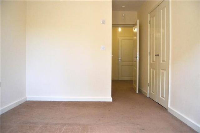  Image of 2 bedroom Flat to rent in Court Avenue Romford RM3 at ROMFORD, RM3 9GH