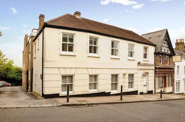  Image of 2 bedroom Flat to rent in High Street Harrow-on-the-Hill Harrow HA1 at Harrow On The Hill  Harrow on the Hill, HA1 3LL