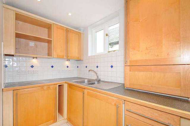  Image of 2 bedroom Flat to rent in High Street Harrow-on-the-Hill Harrow HA1 at Harrow On The Hill  Harrow on the Hill, HA1 3LL
