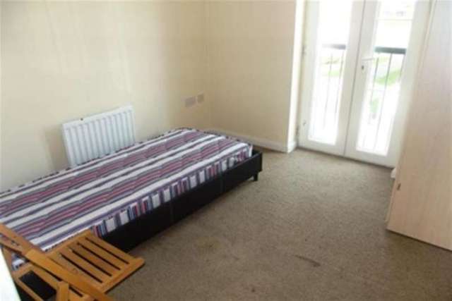  Image of 3 bedroom Flat to rent in Dragon Road Hatfield AL10 at Hatfield, AL10 9NX