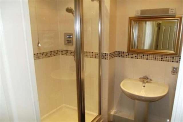  Image of 3 bedroom Flat to rent in Dragon Road Hatfield AL10 at Hatfield, AL10 9NX