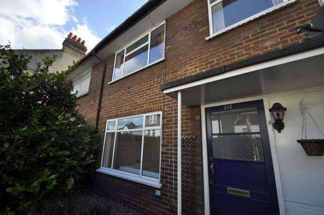  Image of 3 bedroom Detached house to rent in Haydons Road London SW19 at London  Haydons Road, SW19 8TR