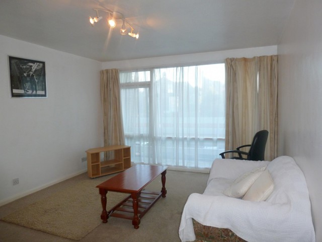  Image of 1 bedroom Flat to rent in Outram Road Southsea PO5 at Outram Road  Southsea, PO5 1QX