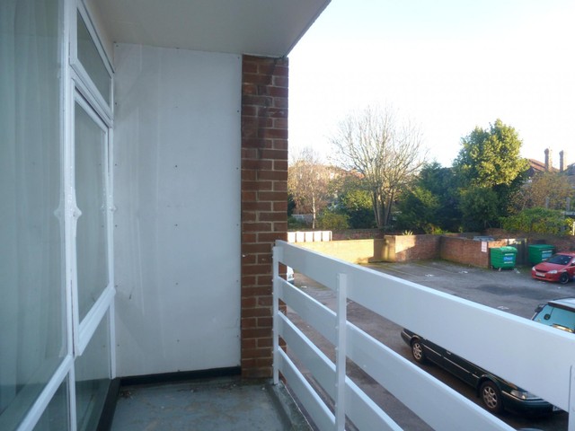  Image of 1 bedroom Flat to rent in Outram Road Southsea PO5 at Outram Road  Southsea, PO5 1QX