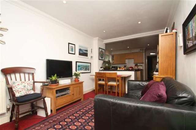  Image of 1 bedroom Flat for sale in Heene Place Worthing BN11 at Worthing, BN11 3NL