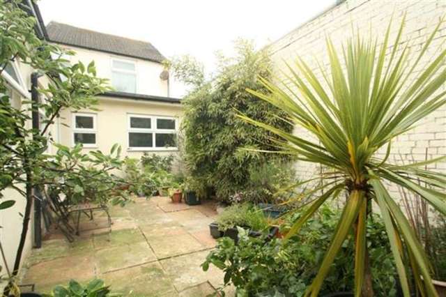  Image of 1 bedroom Flat for sale in Heene Place Worthing BN11 at Worthing, BN11 3NL