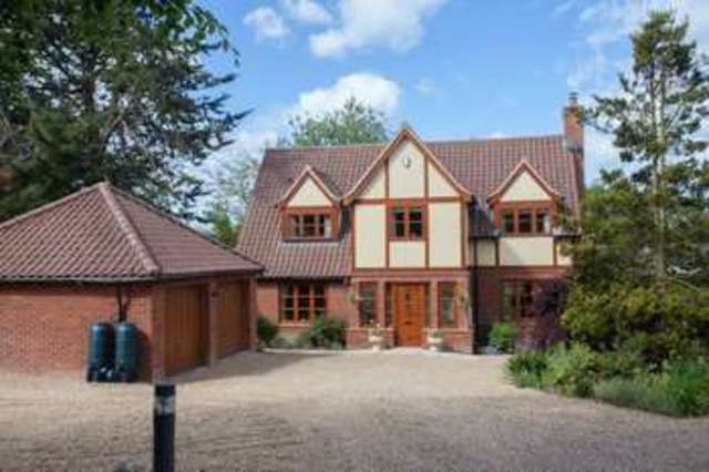  Image of 4 bedroom Detached house for sale in Low Road Hellesdon Norwich NR6 at 29 Low Road Hellesdon Norwich, NR6 5AE