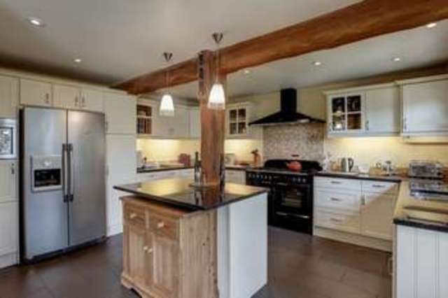  Image of 4 bedroom Detached house for sale in Low Road Hellesdon Norwich NR6 at 29 Low Road Hellesdon Norwich, NR6 5AE