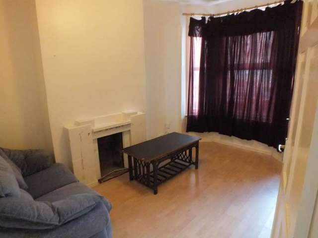  Image of 3 bedroom End of Terrace for sale in Henry Street Reading RG1 at Reading Berkshire Reading, RG1 2NN