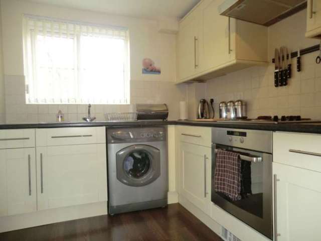  Image of 1 bedroom Ground Flat to rent in Hickory Close Coventry CV2 at Walsgrave Coventry Alderman