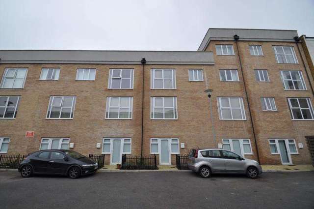  Image of 1 bedroom Flat to rent in High Street Colliers Wood Colliers Wood London SW19 at London  Colliers Wood, SW19 2BF